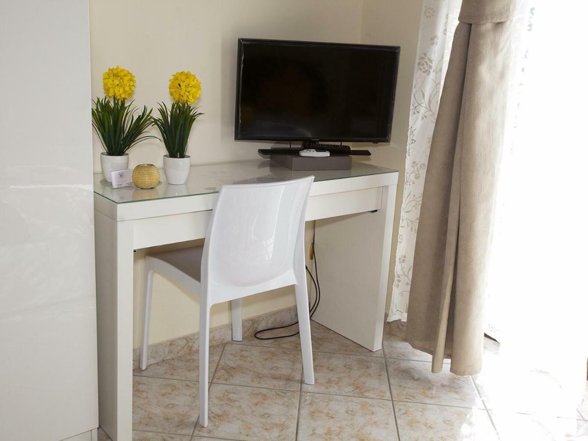 B&B Feni Помпей Екстериор снимка